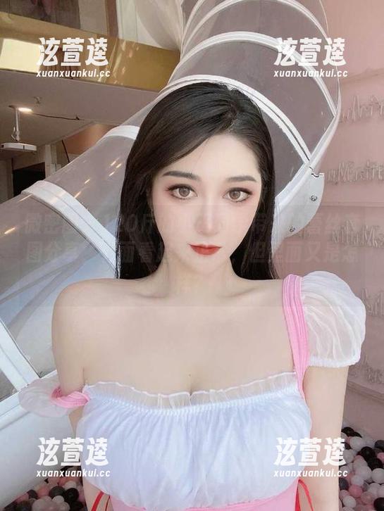 120斤的小王同学 微密圈 - 120斤的小王同学带来的蕾丝套图分享,外面看起来正常,但里面又是怎样?