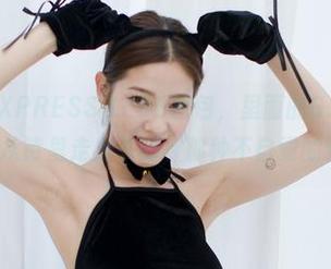 LEEHEEEXPRESS-LEBE图包，里面的G.su(全智秀)像是从诗里走出来的，那种不自觉的优雅。