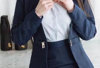HuaYang花漾 – 梦心月女王的高清封印——软件下载小心，因为你也可能被电到