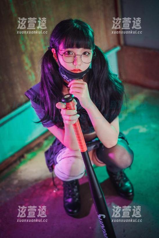 Jenny(정제니)和她的天台，别跟我说这是个普通的cos，图包每一张都让我想着要尝试一下。