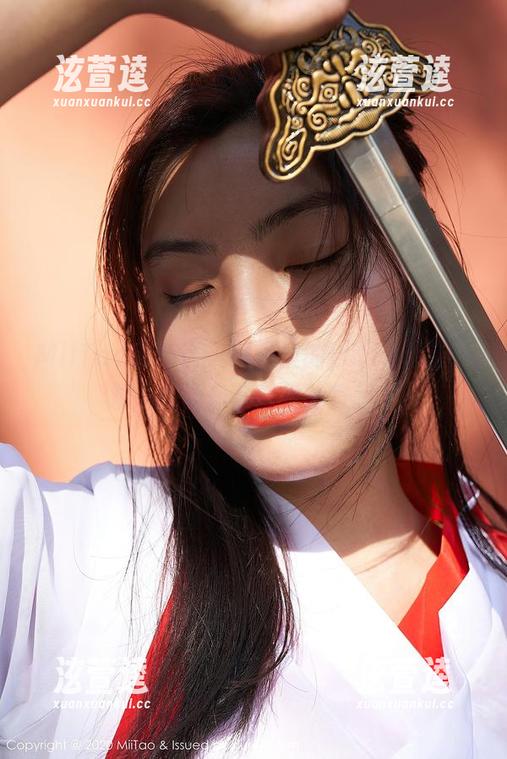 MiiTao蜜桃社-Luffy菲菲 MiiTao蜜桃社 - 网盘里的Luffy菲菲,双人照让你下载爱的负担?