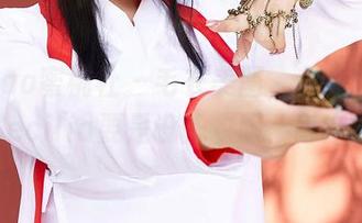 MiiTao蜜桃社 – 毛衣美图，我在想，陆萱萱Cecilia要是设计衣服，肯定能火！