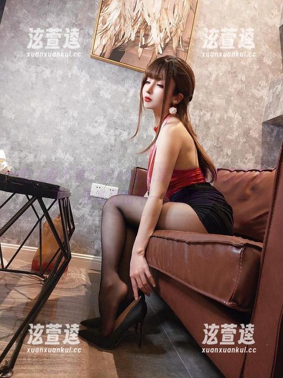 Rioko凉凉子 怎么能不看?Rioko凉凉子带来的最新美图,皮衣穿出不一样的味道!