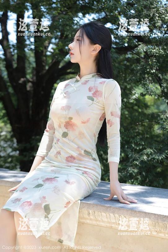 Xiuren秀人网-容容容Alice Xiuren秀人网 - 私拍时刻,容容容Alice与秘书范的碰撞,图片里的每个细节都暗藏玄机!