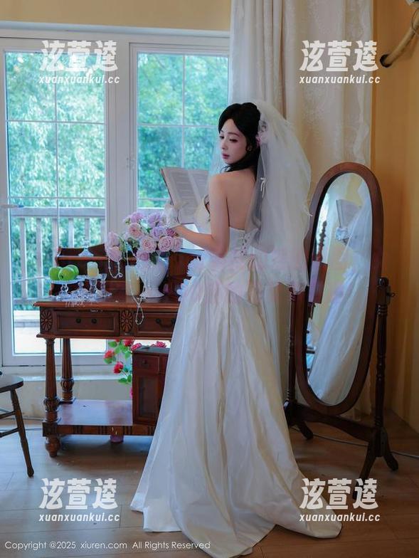 Xiuren秀人网-瑶啊摇的瑶 Xiuren秀人网 - 瑶啊摇的瑶的原图,女孩的日常——90度的姿势真有趣!