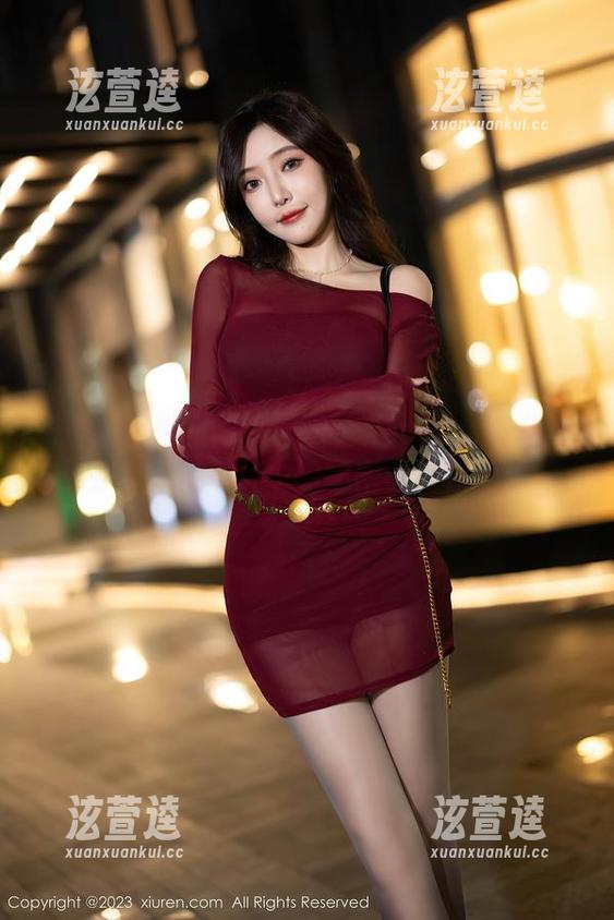 Xiuren秀人网-陆萱萱cecillia Xiuren秀人网 - 陆萱萱cecillia的优雅办公室,照片中的秘密一直在那里