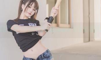 黑白写真:Yoko宅夏的无聊时光也能被抓拍