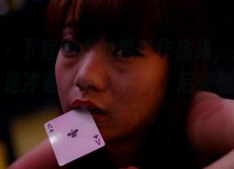pans – 下载淘淘的镂空作品集，我觉得一开始是冲着她的好看来，后来看着看着就迷茫了。
