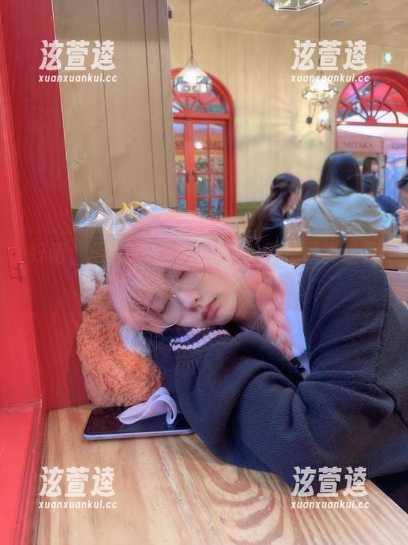 wendydydydy_酱油 好吧,承认了,Wendy的懒兔写真让我对恶毒有点好感