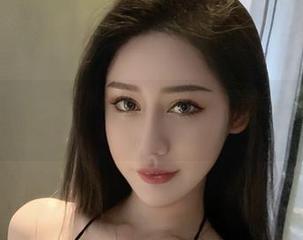 微密圈 – 不爱笑的赛琳的高跟鞋资源，居然会让我想试试搭配别的鞋子？