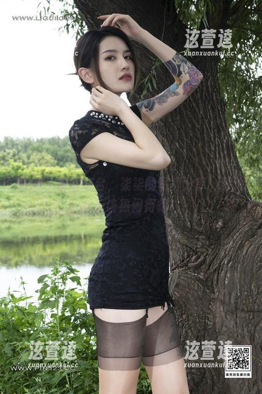 丽柜-柒柒 丽柜 - 教室舞台,柒柒的写真分享,评论区应该热闹得很!