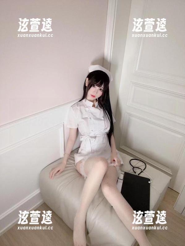 微密圈 - 美好与调皮并存，十万口草莓粥粥的2024舰长福利原图，资源太好我是疯了！