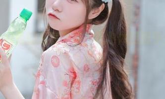 可可小白兔的私房美图，礼物体操服少女也能这么俏皮
