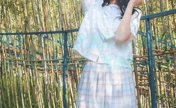 喵糖映画 – 红裙写真加持下,蠢沫沫就像是一抹不可捉摸的红,晃得我心神荡漾。