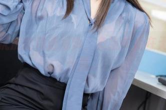 嗷呜虎虎的精选写真，危险关系在无声中升温。