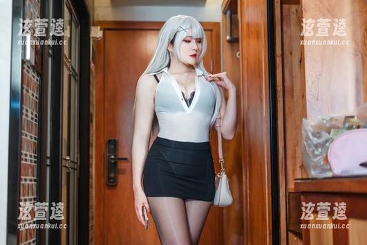 夏夏子 夏夏子与她的游戏吉他妹妹2.0,确实是种特别的写真风格,图片里的余韵似乎还在耳边徘徊。
