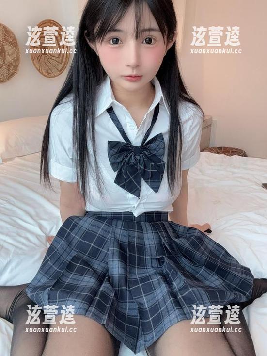 失眠小宁 失眠小宁赤裸裸的红裙原图更新,根本没法淡定,看完不失眠才怪呢!