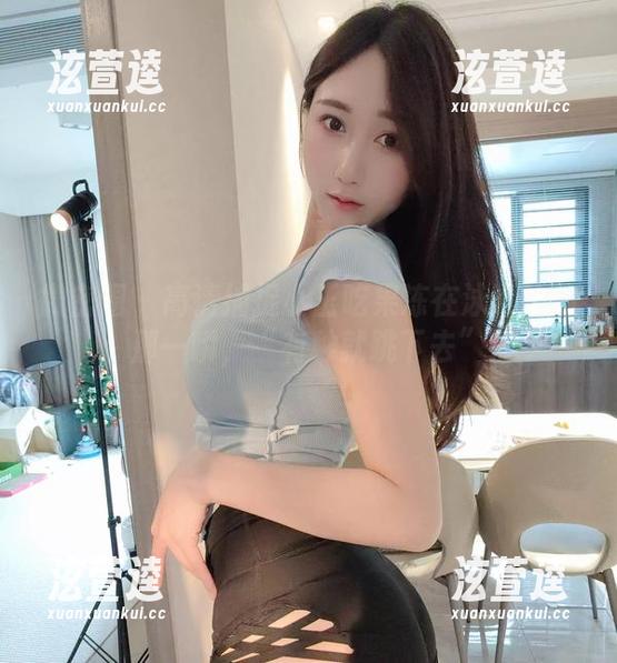 小玉吃果冻 微密圈 - 高清捕捉小玉吃果冻在泳池边的那一瞬,“有种就跳下去”