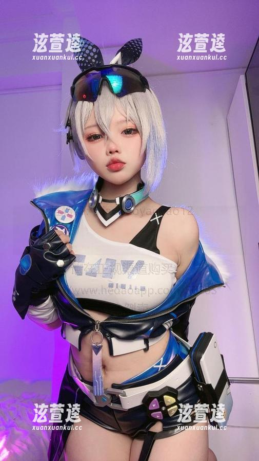 小瑶幺幺 体操服中的小瑶幺幺,没想到她的美图能把我这朵颡痛的花逗得开怀!