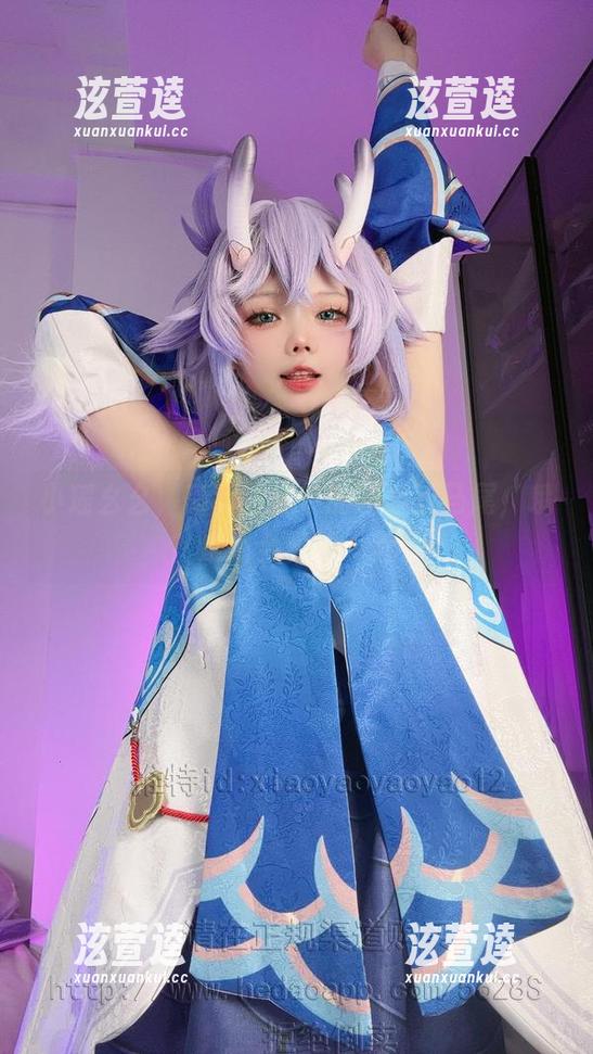 小瑶幺幺 小瑶幺幺,高清图包中的黑丝双马尾,哦?这组合真不一般!
