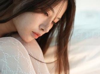 微密圈 – 你没见过的小萌子私拍，甚至小白兔都忍不住偷瞄！