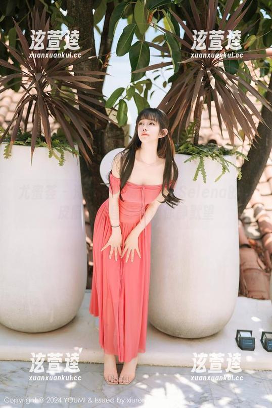 尤蜜荟-娜露Selena 尤蜜荟 - 深夜的厨房:娜露Selena的调皮厨娘套图分享让你静默望
