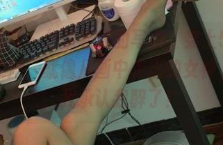 异思趣向 – 分享若琪的写真,穿上50D厚黑丝的她,就像从画中走出的女神,好吧,我承认我醉了!