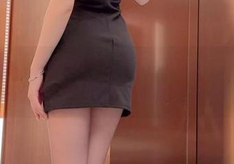 微密圈 – 腿长难挡！徐莉芝Booty的丝诱合集，巧妙邂逅腿控之旅。