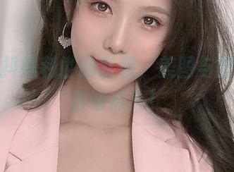 只要是抖娘利世的套装，美图与壁纸就会自动点头！