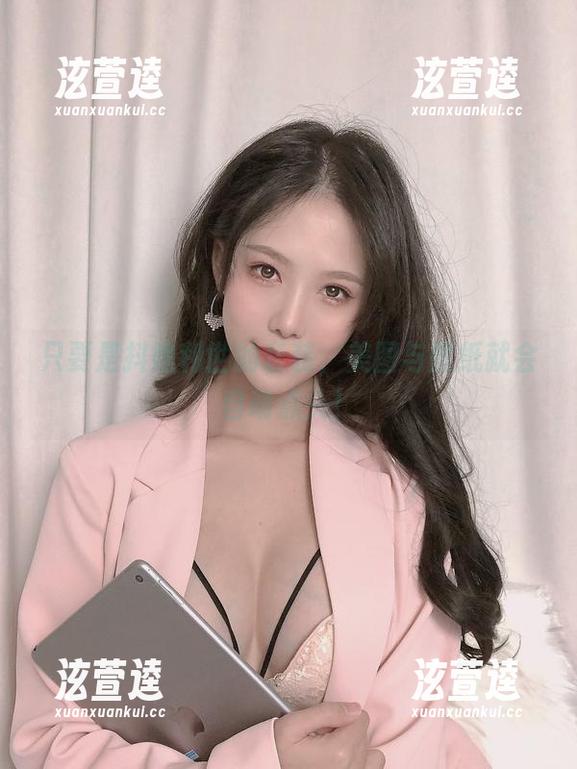 只要是抖娘利世的套装，美图与壁纸就会自动点头！