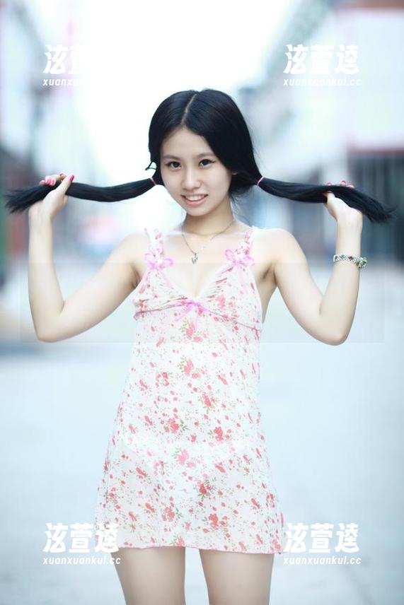 推女神-雨婷goddess 推女神 - 弯曲的镂空,椭圆的图包,雨婷goddess真会玩!