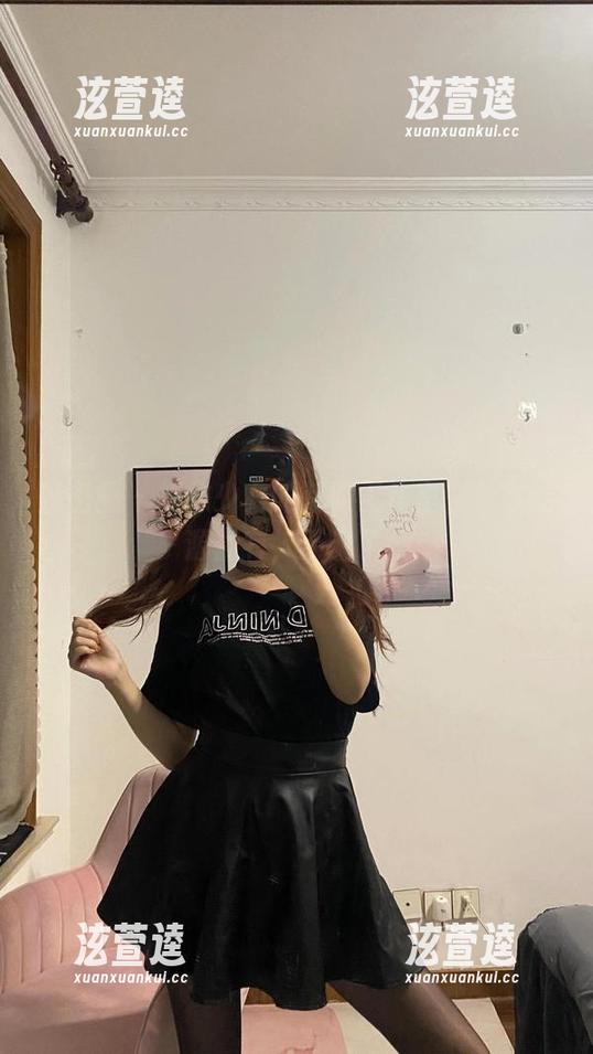 提袜少女 微密圈 - 提袜少女的制服工作室,什么资源都有,不说了…