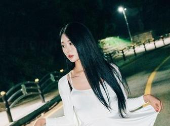 对于普美Bomi(보미)的“裤里丝”，我只能说，“观赏”的情绪层次越来越复杂了。