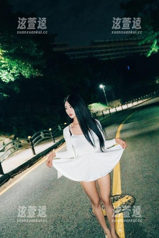 对于普美Bomi(보미)的“裤里丝”，我只能说，“观赏”的情绪层次越来越复杂了。
