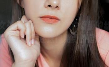 梦丝女神 – 只在这儿,体验舒蕾的丝袜艺术,熙熙攘攘里还送你免费的腿部图片。