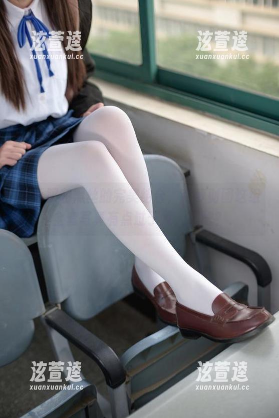 森萝财团 水手服和黑丝的完美结合,森萝财团这组全套写真有点过于撩人了吧?