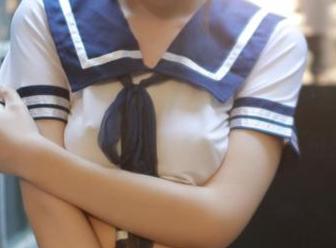 模范学院 – youOvOyou运动，这画面反正是无圣光，完全不需要额外的效果。