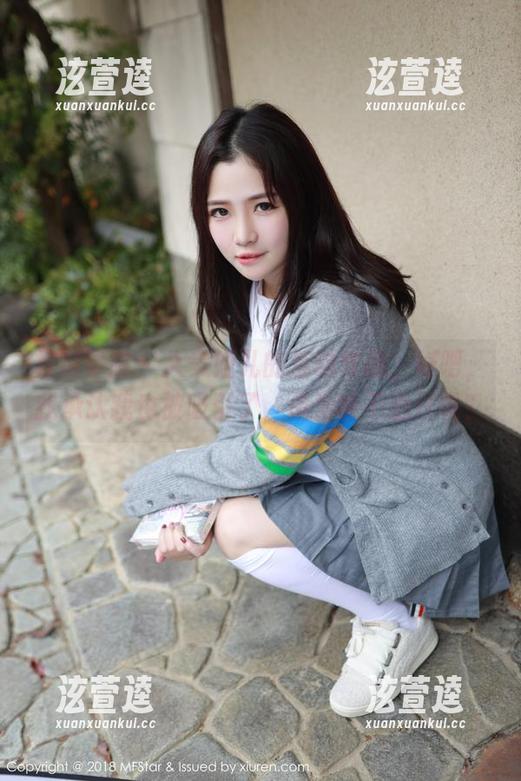 模范学院-大美妞儿 模范学院 - 大美妞儿的运动作品,好吧,我承认我也被吸引了,但为啥不出汗呢?
