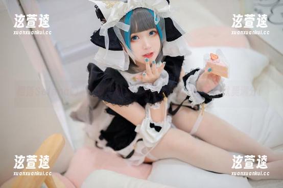 樱落Selena的“免费”照片，身穿大凤礼服，瞬间默契满分！