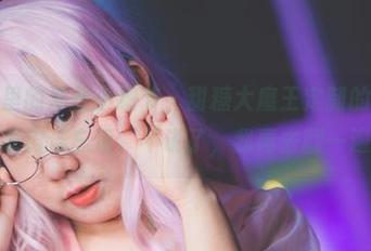 清晨阳光里的那些小细节，甜糖大魔王定制的图片简直让人流连忘返，不说了，我再去翻一遍。