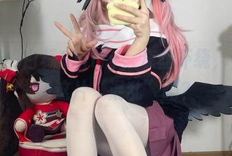 私拍里的白栎Shirly，灰丝环绕，你能拒绝这片“混乱”吗？