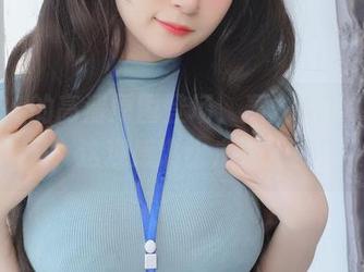白银81的高清原图登场,轰龙少女,我的天,这观感堪比走火入魔~