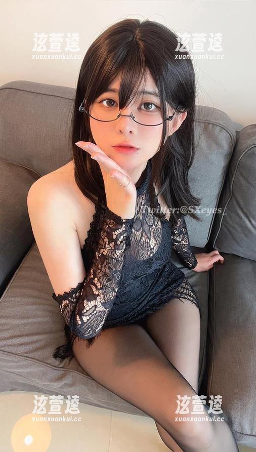 眼酱大魔王w 白丝美图在线出炉,眼酱大魔王w的每一张都透着一股不一样的味道。