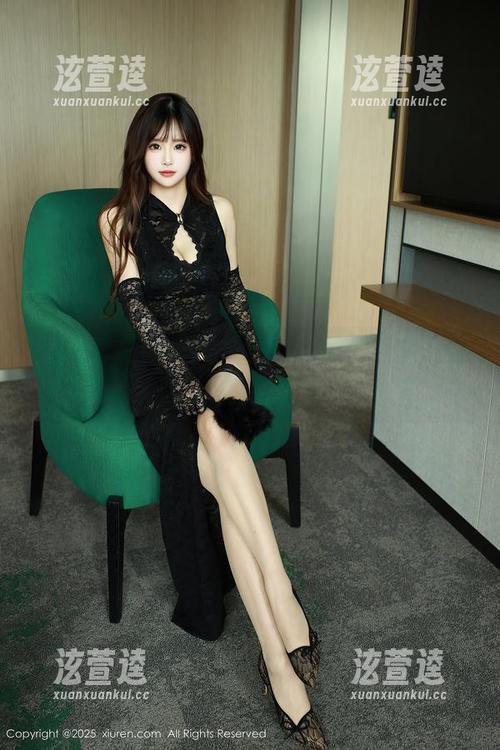 秀人网 - 全新娜露Selena校服合辑，翻转无圣光的思维定式。