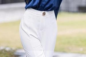 秀人网 – 月野兔美妞的和服写真，让我想起我家墙上的壁纸——我也是可以优雅的！