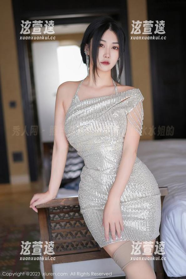 秀人网-水水姐 秀人网 - 照片总是能抓住美,但水水姐的毛衣才是焦点