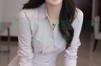 秀人网 – 图包里的小秘密:私语baby与泳池的玩耍