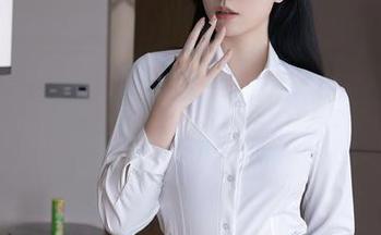秀人网 – 下载陈雅漫VICKY的运动写真时，我在想，她是在健身，还是在给我一种另类的健身启示？
