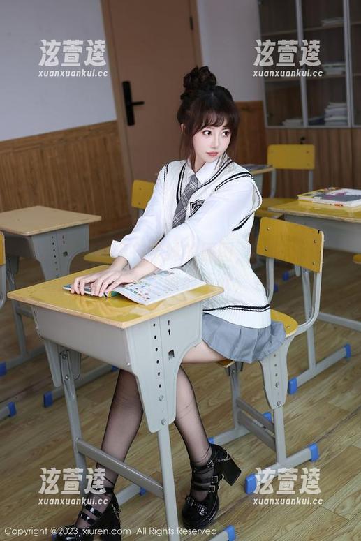 秀人网-麻布学妹 秀人网 - 看麻布学妹的原图,做个秘书其实也能如此自在,随心所欲,名副其实。
