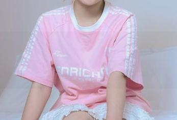 绮梦摄影 – 水手服与幼幼，图集里有你的…想象力，快来下载呀！